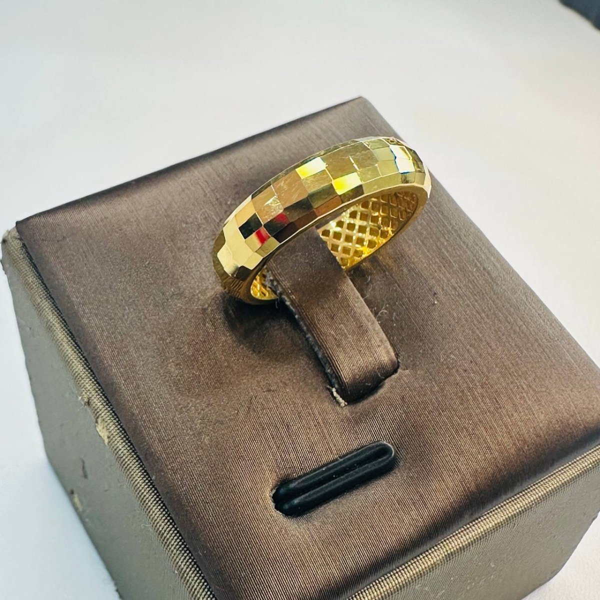 22k / 916 Gold Craving Elegant and Shiny Ring - Best Gold Shop 22k gold 22k gold necklace 22k gold ring Rings