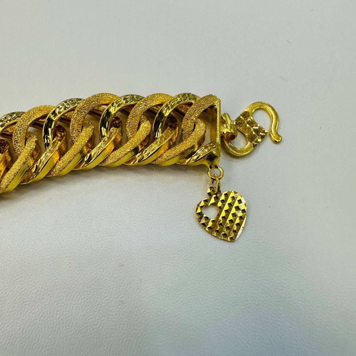 22k / 916 Gold Bold Sandy Lipan Bracelet - Best Gold Shop 22k gold 22k gold bracelet 916 gold Bracelets