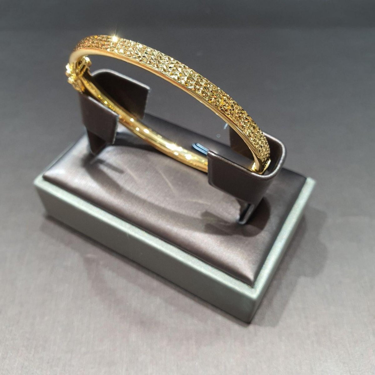 22k / 916 Gold Razor Cutting Bangle - Best Gold Shop 22k gold 22k gold bangle 916 gold bangle