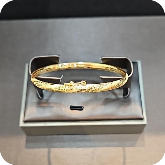 22k / 916 Gold Regal Bloom Gold Hollow Bangle - Best Gold Shop 22k gold 22k gold bangle 916 gold bangle