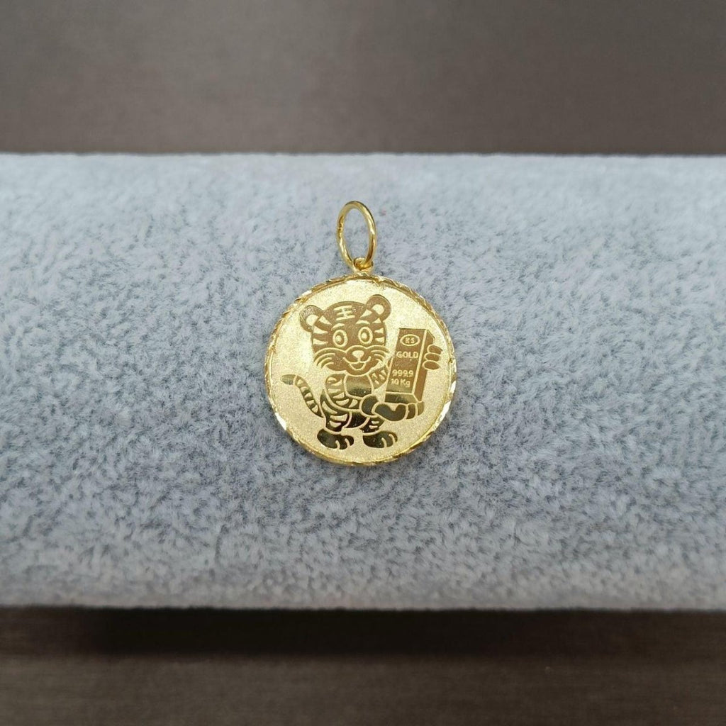 22k / 916 Gold Tiger Coin holding gold bar pendant - Best Gold Shop 22k gold 22k gold pendant 916 gold 916 gold