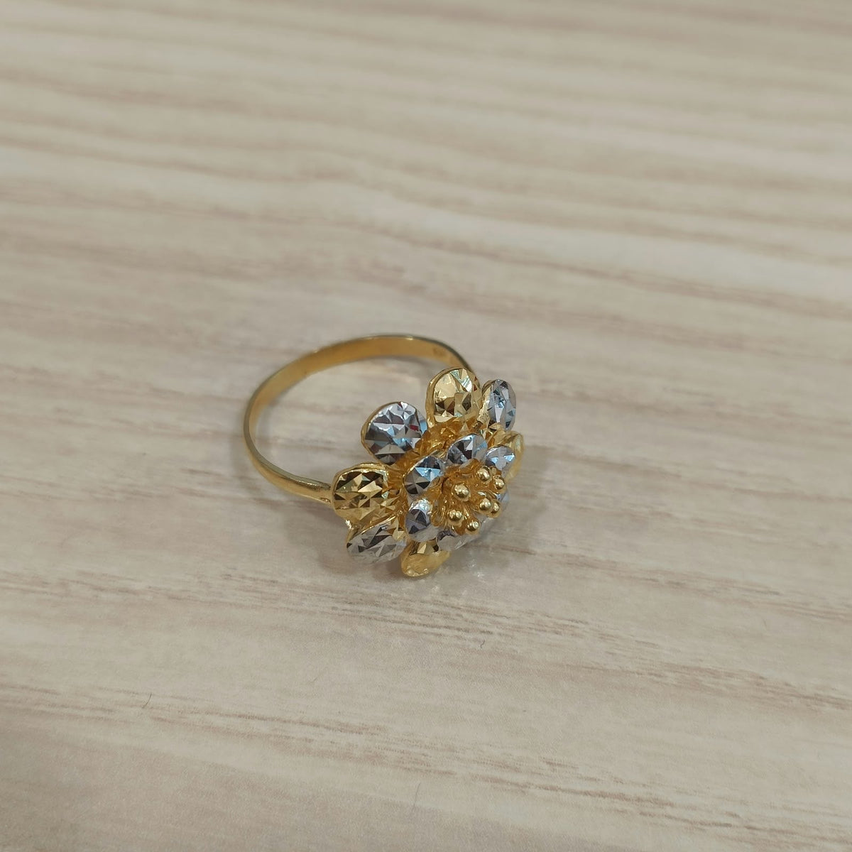 916 Gold two-tone floral cluster ring