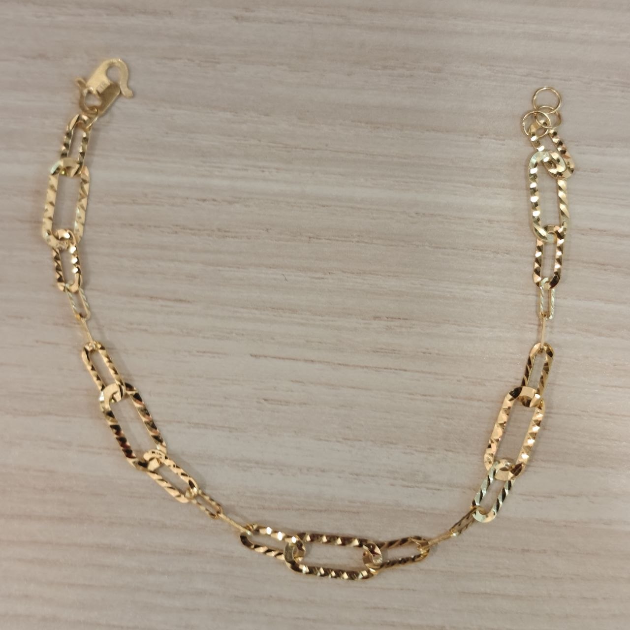 916 Gold (22K) Diamond-Cut Fancy Link bracelet in full view.
