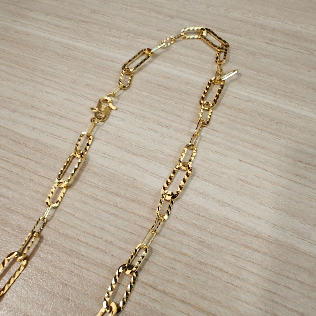 916 Gold (22K) Diamond-Cut Fancy Link necklace in full view.