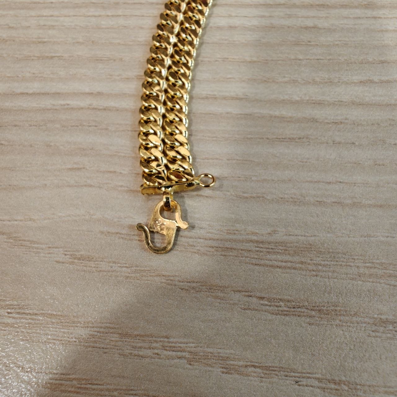 916 Gold (22K) Double Cowboy chain bracelet in full view