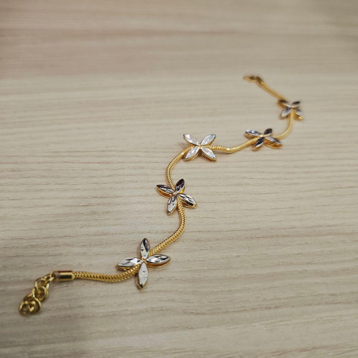 916 Gold 5 Flower Design Bracelet Two ToneBraceletsBest Gold Shop