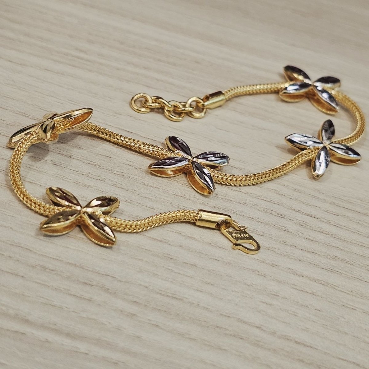 916 Gold 5 Flower Design Bracelet Two ToneBraceletsBest Gold Shop