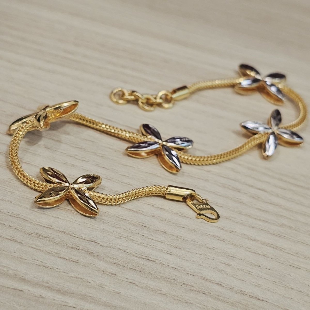 916 Gold 5 Flower Design Bracelet Two ToneBraceletsBest Gold Shop