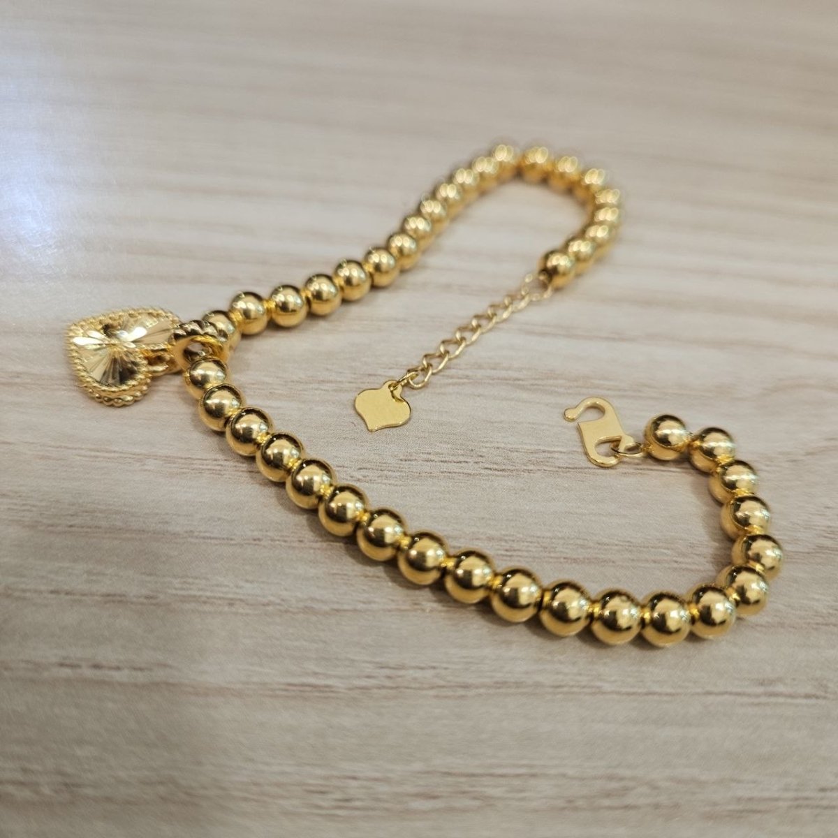 916 Gold Bead Bracelet with Dangling Cutting Heart DesignBraceletsBest Gold Shop