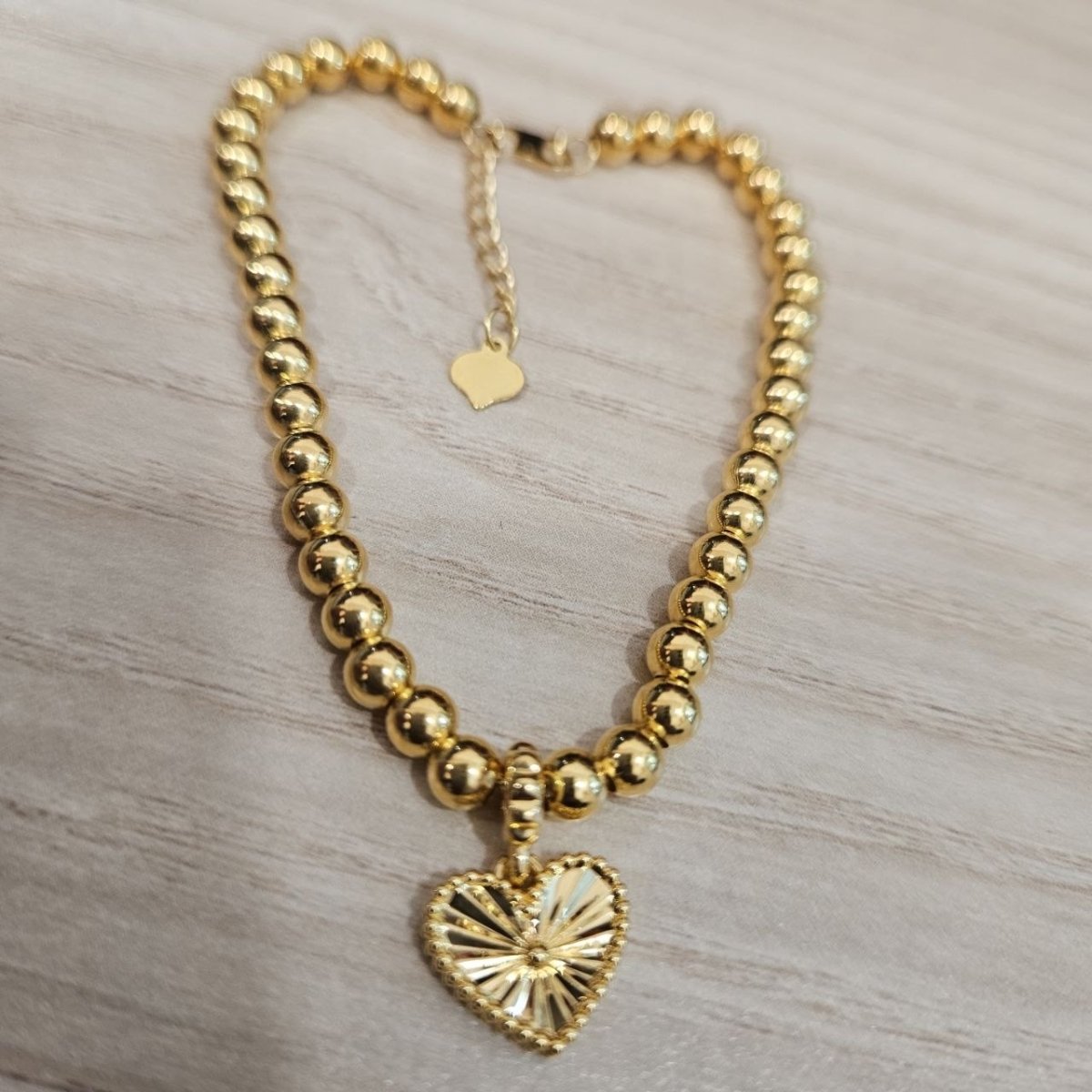 916 Gold Bead Bracelet with Dangling Cutting Heart DesignBraceletsBest Gold Shop
