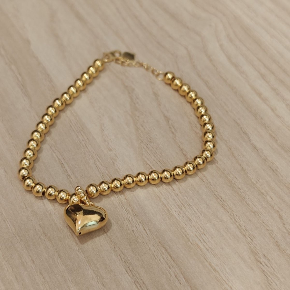 916 Gold Bead Bracelet with dangling Shiny Heart V1 Feather LightBraceletsBest Gold Shop
