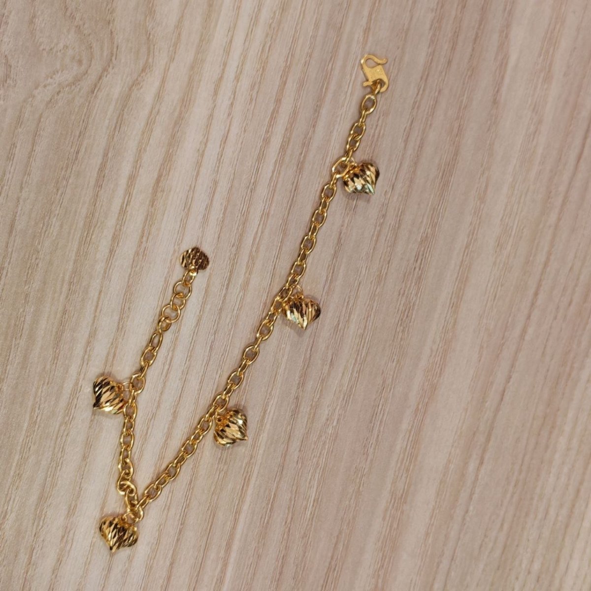 916 Gold Bracelet Wan Zi Dangling HeartBraceletsBest Gold Shop