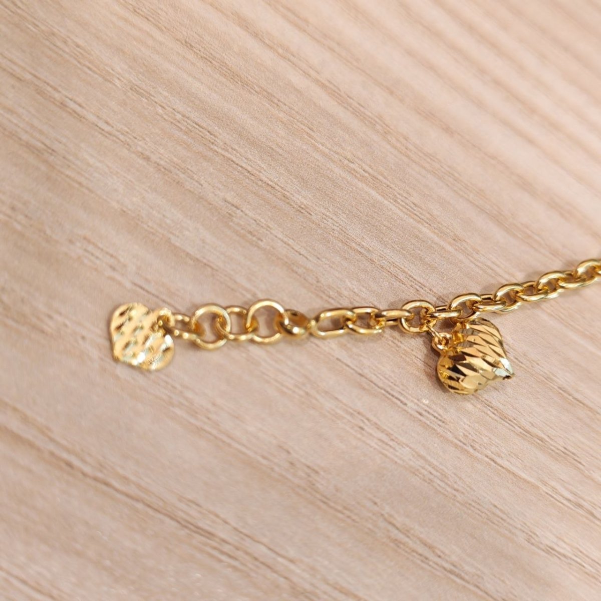 916 Gold Bracelet Wan Zi Dangling HeartBraceletsBest Gold Shop