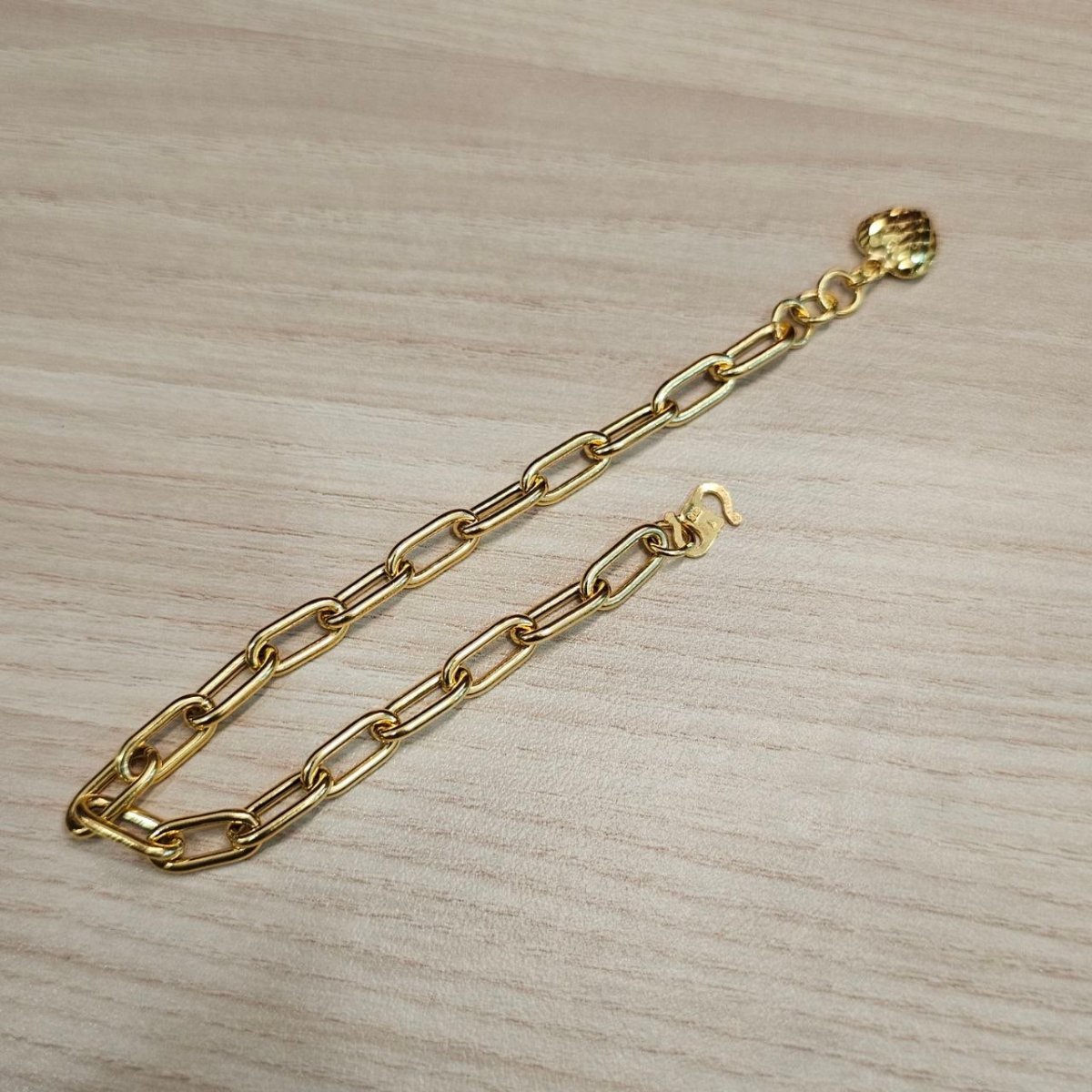 916 Gold Clip Link Bracelet with Dangling HeartBraceletsBest Gold Shop