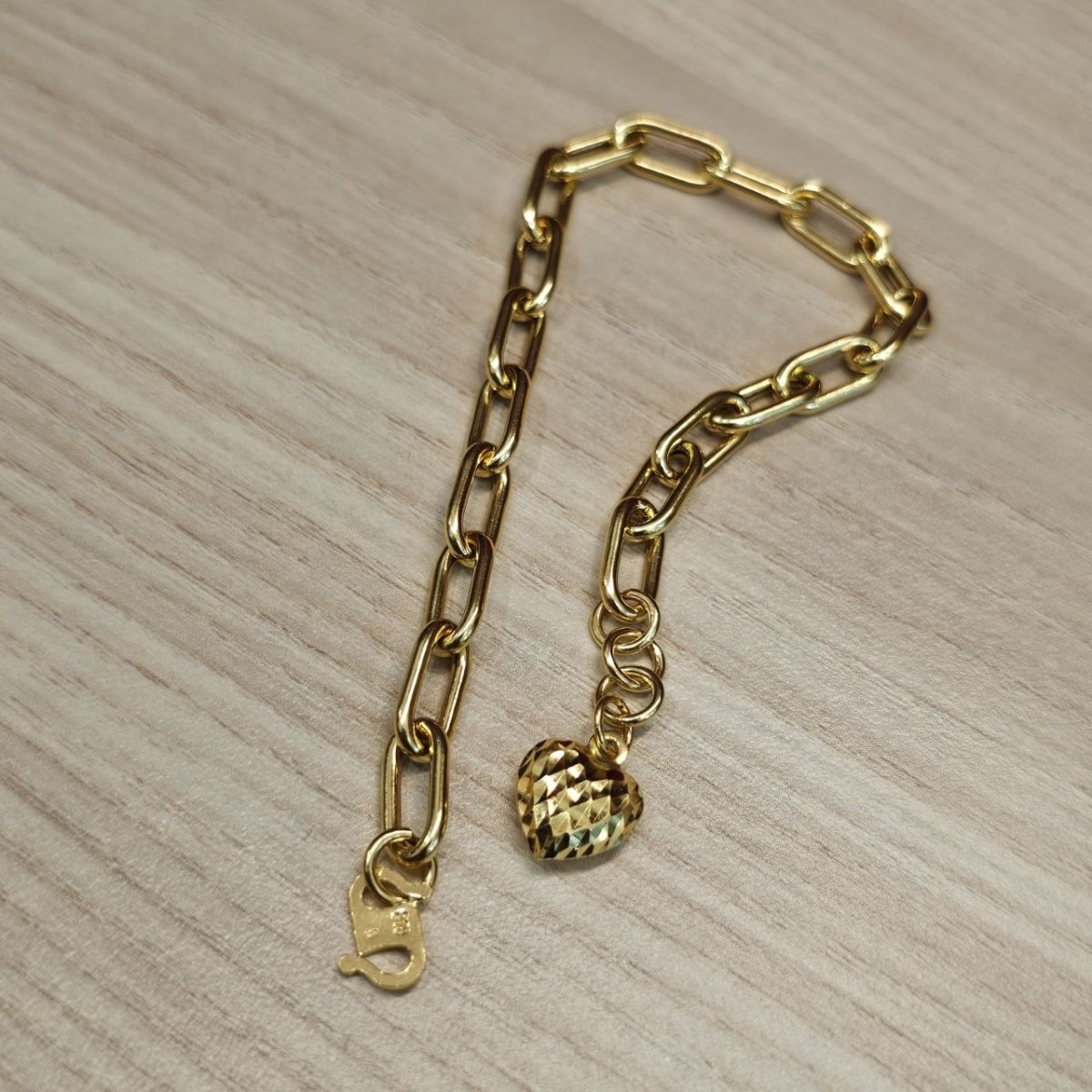 916 Gold Clip Link Bracelet with Dangling HeartBraceletsBest Gold Shop