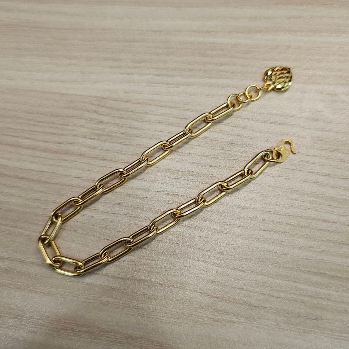 916 Gold Clip Link Bracelet with Dangling HeartBraceletsBest Gold Shop
