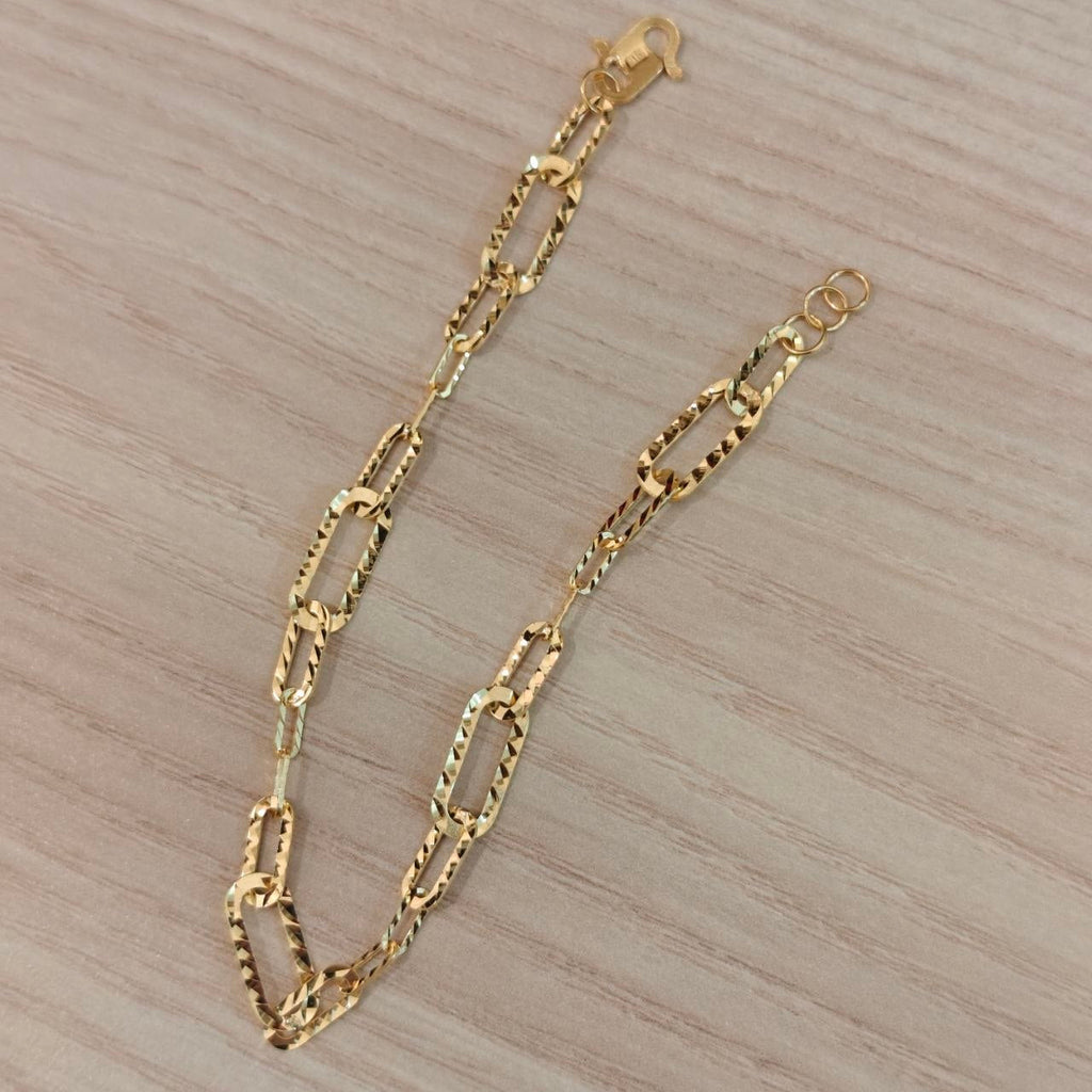 Side view of 916 Gold Diamond-Cut Fancy Link chain bracelet.