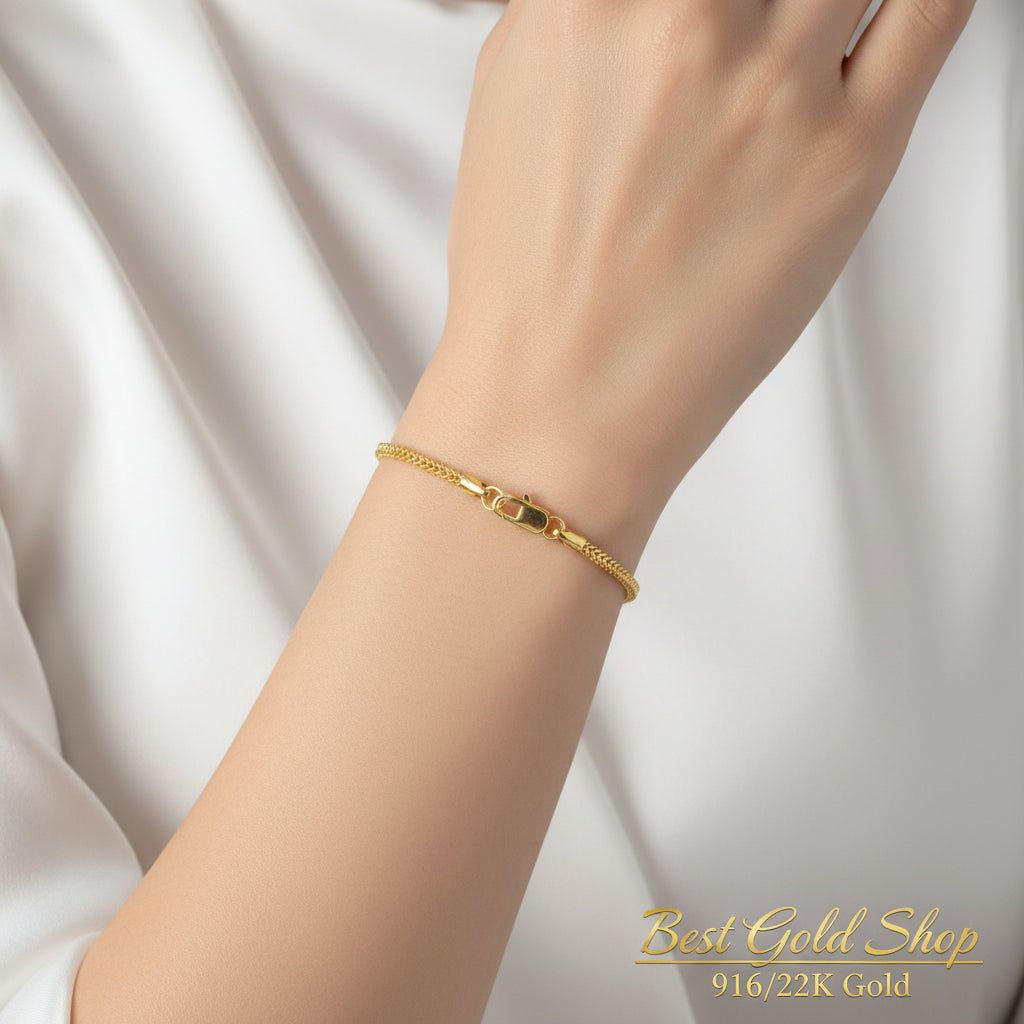 Full view of lightweight 916 gold hollow box bracelet