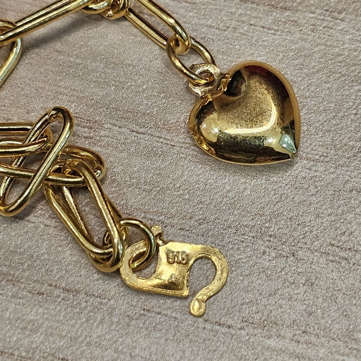 916 Gold Link Bracelet with Dangling Heart Version 2BraceletsBest Gold Shop