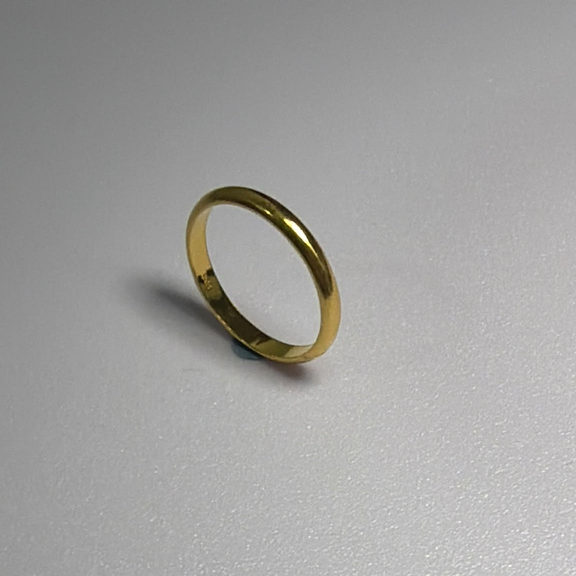 916 gold solid smooth band ring in polished 22K yellow gold
