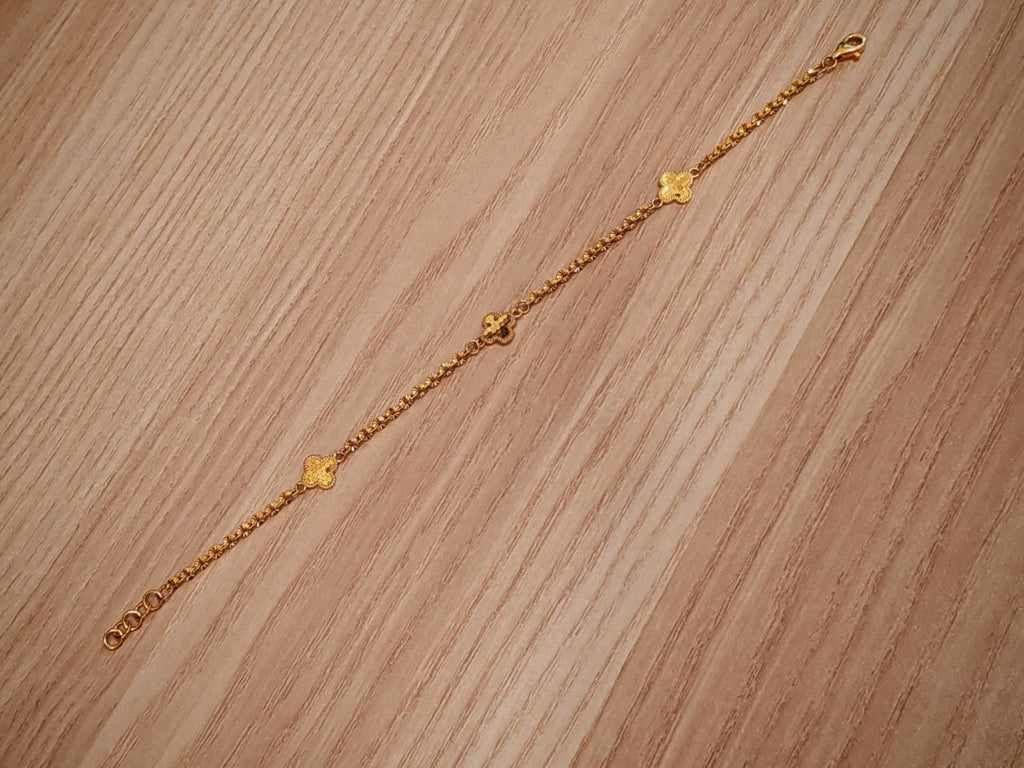 916 Gold Sunflower Motif Bracelet full adjustable design
