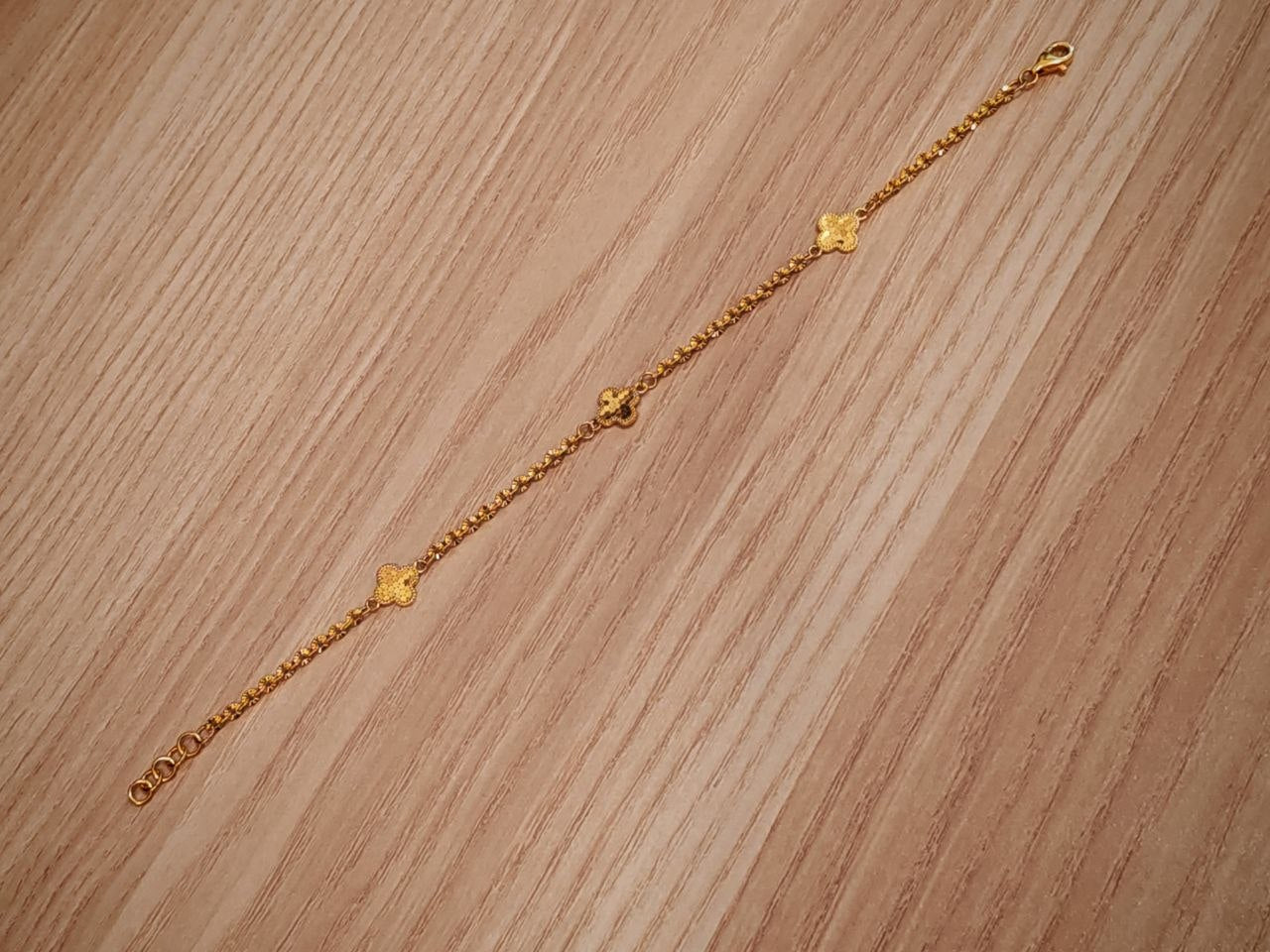 916 Gold Sunflower Motif Bracelet full adjustable design