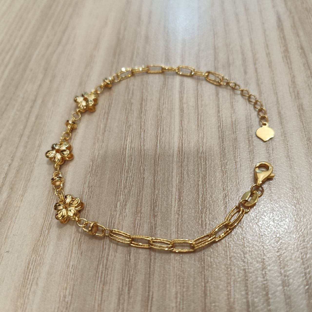 Adjustable 916 gold floral link bracelet reverse view