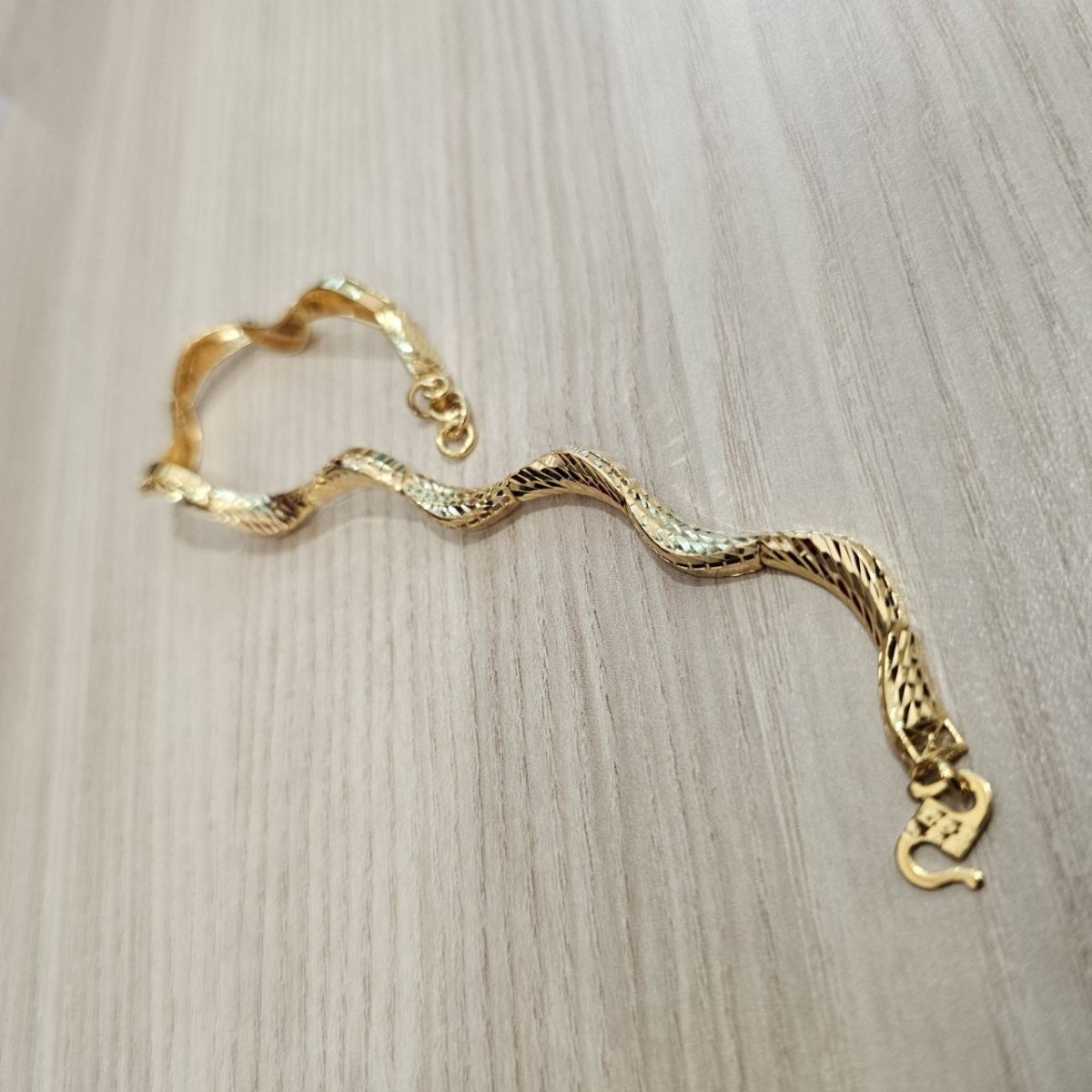916 Gold Wavy Bracelet | New Design ElegantBraceletsBest Gold Shop