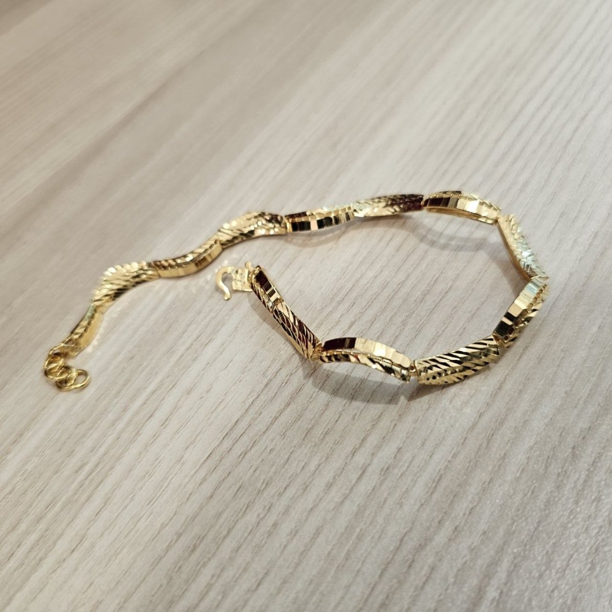916 Gold Wavy Bracelet | New Design ElegantBraceletsBest Gold Shop