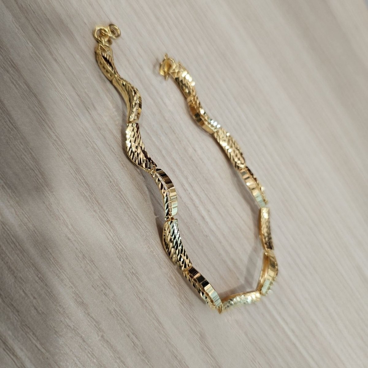 916 Gold Wavy Bracelet | New Design ElegantBraceletsBest Gold Shop
