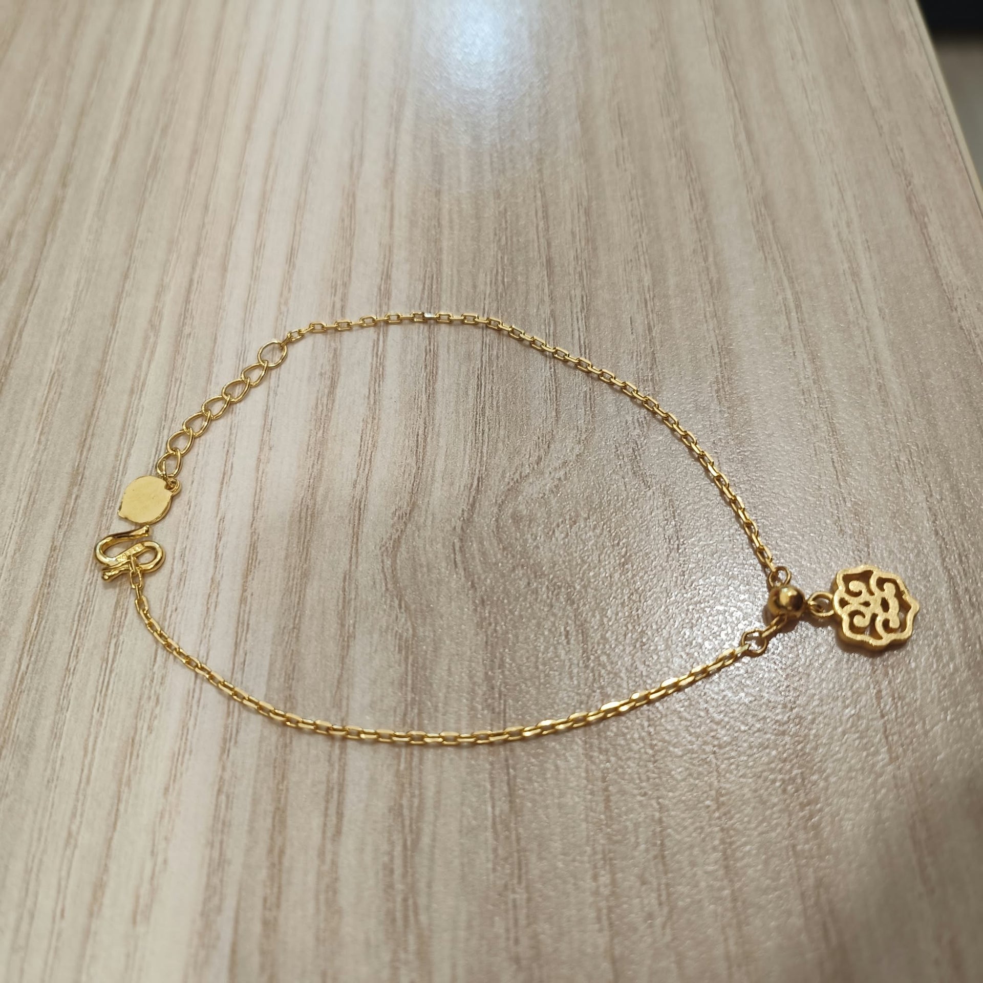 999 gold Wan Zi bracelet with Ruyi charm in 24K yellow gold - view 5