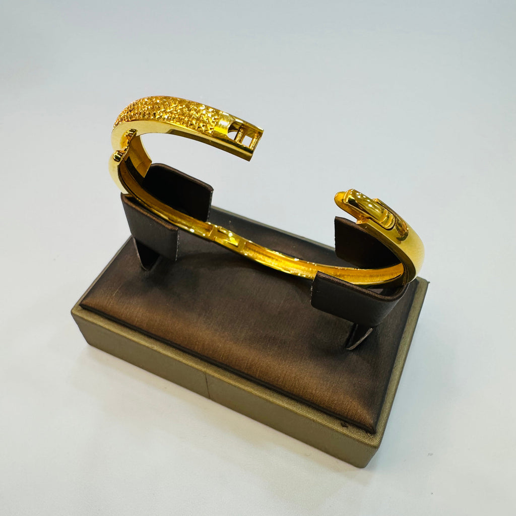 22K / 916 Gold Cuff Bangle by Best Gold Shop