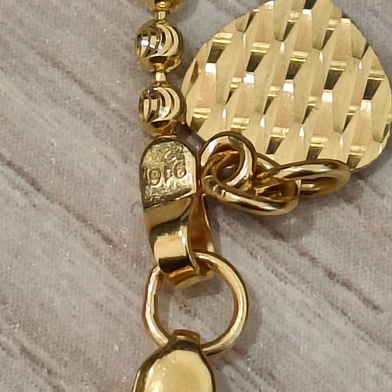916 Gold Solid Bead Bracelet with Heart Charm