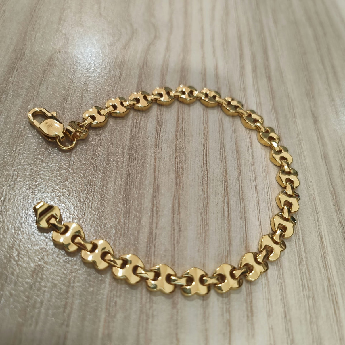 916 Gold Metric Heart Bracelet | Elegant 22K Heart Design