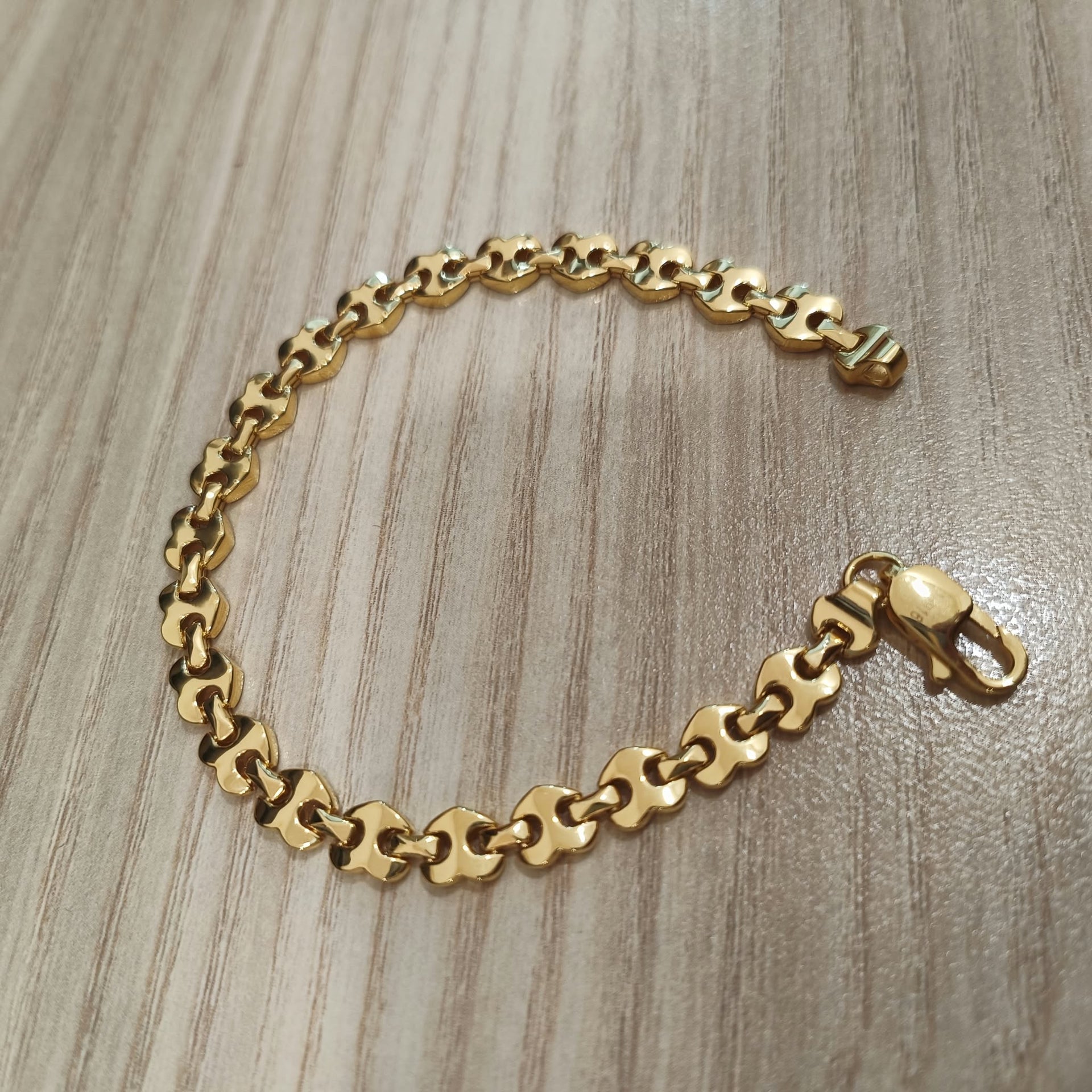 916 Gold Metric Heart Bracelet | Elegant 22K Heart Design