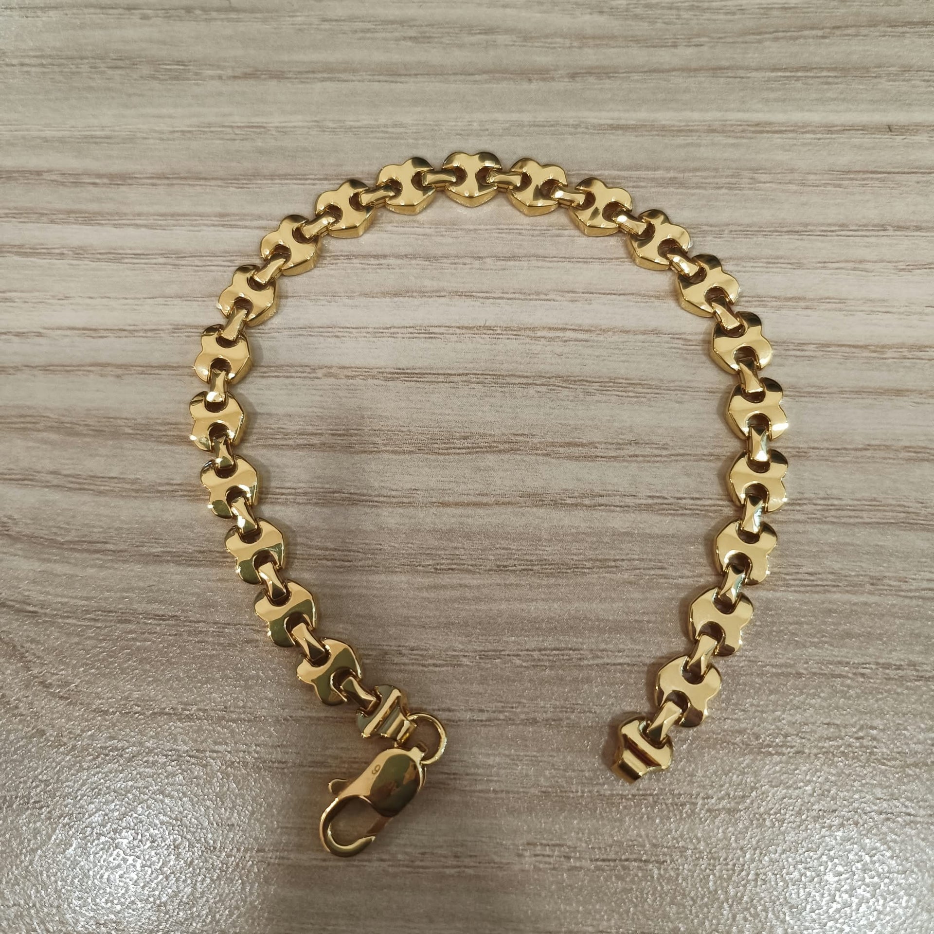 916 Gold Metric Heart Bracelet | Elegant 22K Heart Design