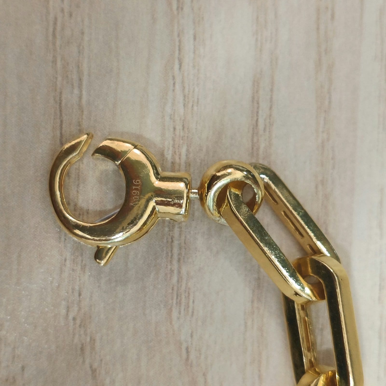 916 gold fancy dangling heart bracelet in 22K yellow gold - view 4