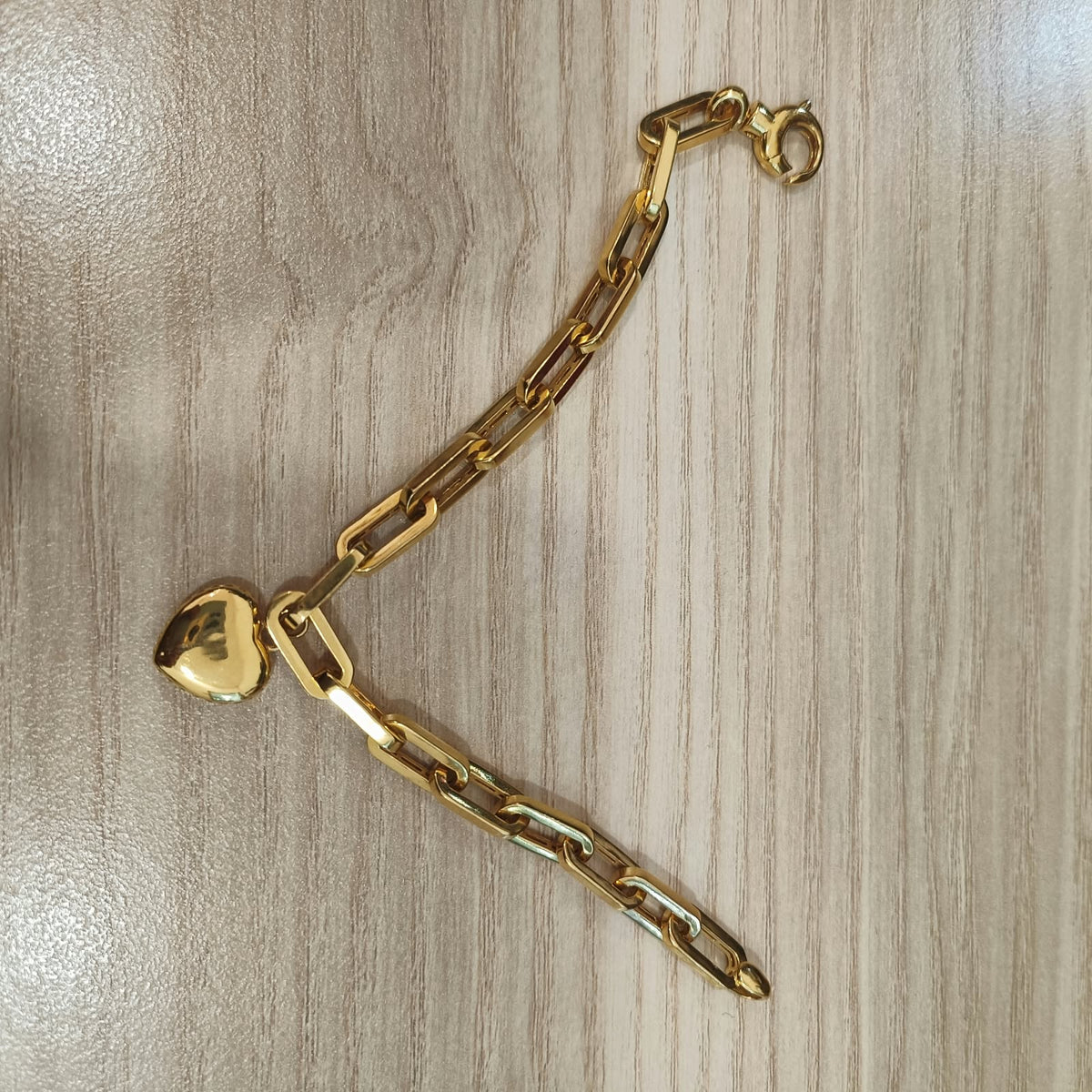916 gold fancy dangling heart bracelet in 22K yellow gold - view 1