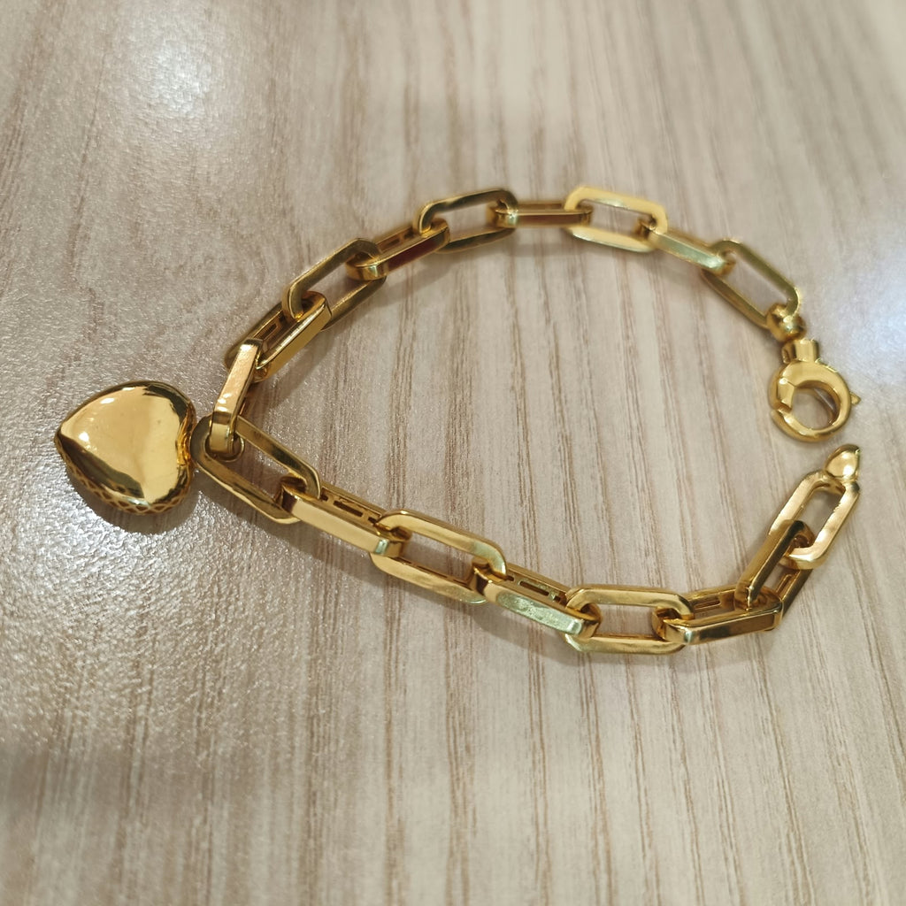 916 Gold Fancy Bracelet with Dangling Heart | Elegant 22K Gold Design