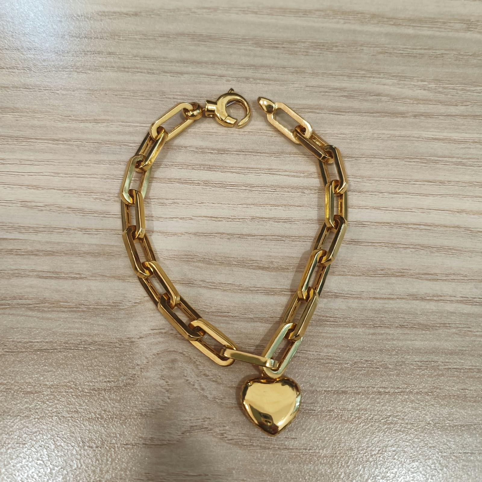 916 Gold Fancy Bracelet with Dangling Heart | Elegant 22K Gold Design