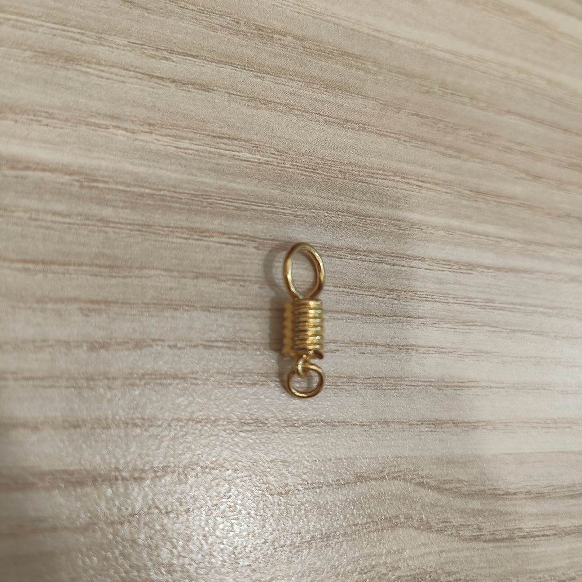 916 Gold Amulet Hook | Classic 22K Gold Accessory