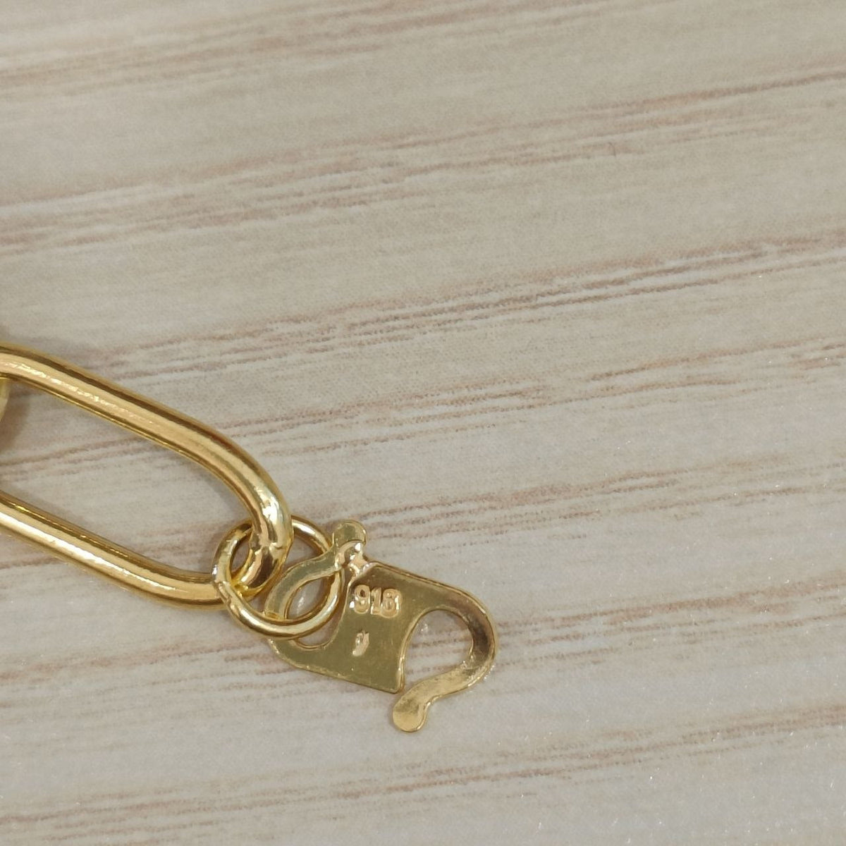 916 gold hallmark and clasp on anchor bracelet, BR26764
