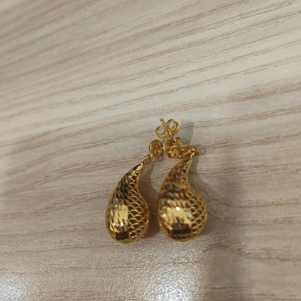 916 Gold Teardrop Earrings | Elegant 22K Gold Design