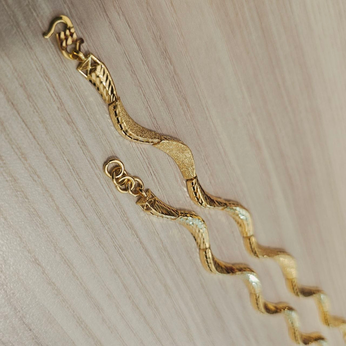 916 Gold Wavy Bracelet | New Design Elegant