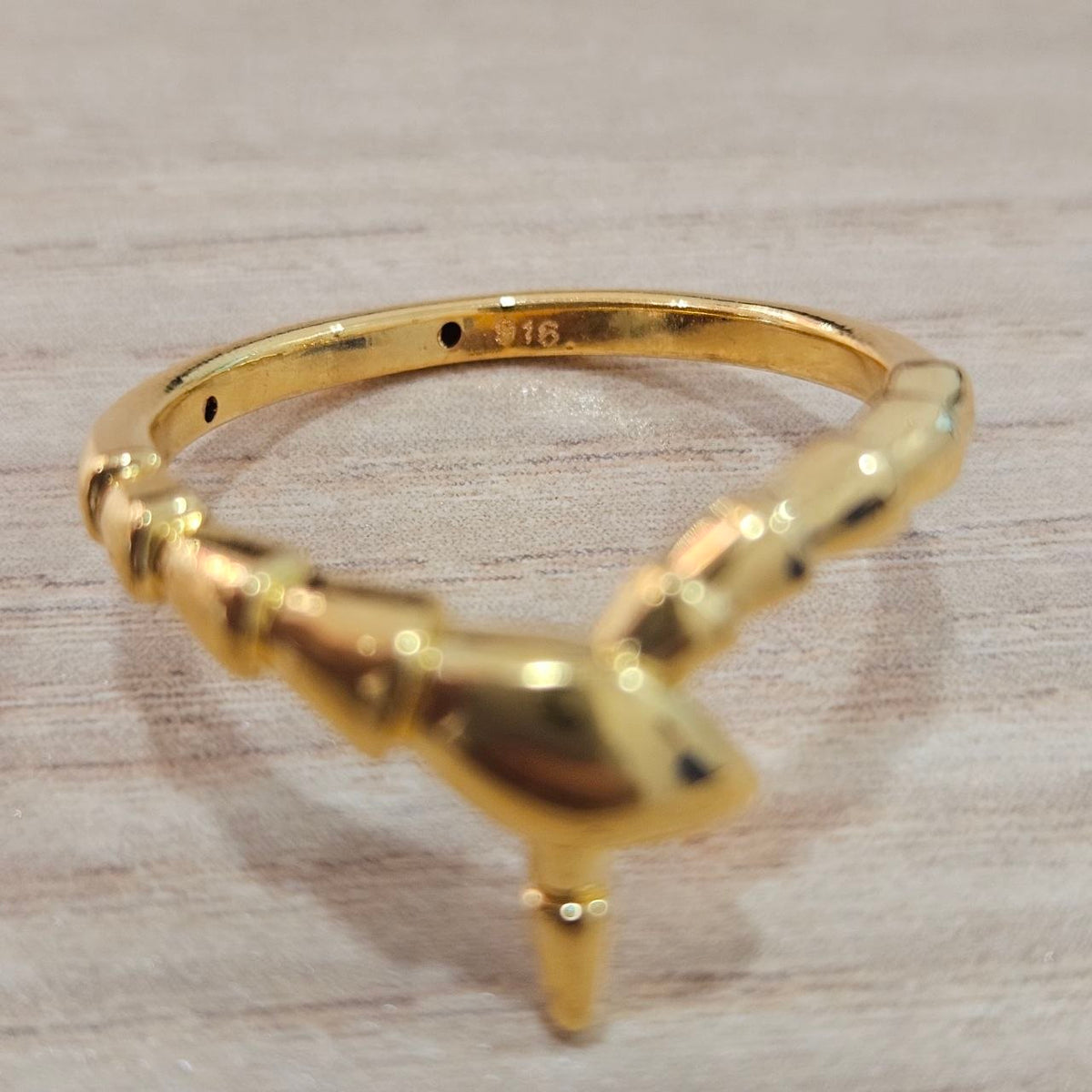 916 Gold Naga Snake Dragon Ring Feather Light