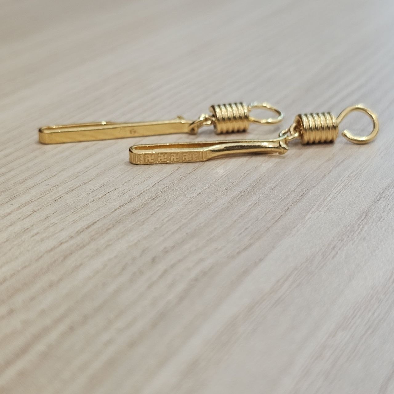 22k / 916 Gold Amulet Clip by Best Gold Shop