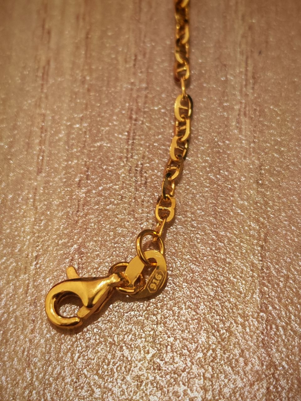 916 Gold Twisted Link bracelet | Elegant Everyday bracelet