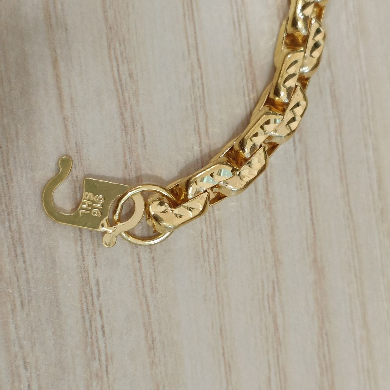 916 Gold Hollow Wanzi Heart Link Bracelet | 22K Gold Heart Design