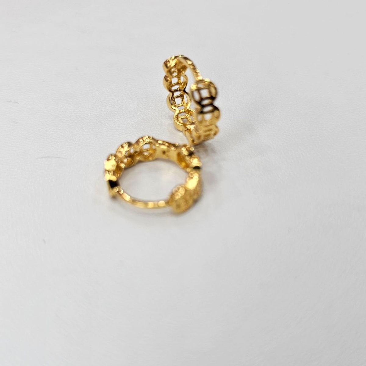 22K / 916 Small Loop Design Earring Cute and Elegant