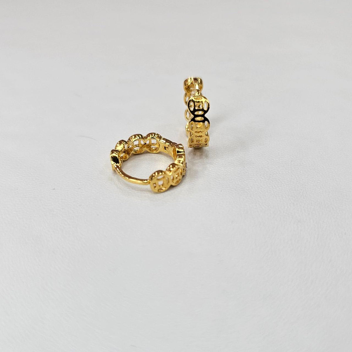 22K / 916 Small Loop Design Earring Cute and Elegant